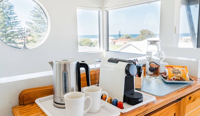 Sorrento Seaside Retreat, near Hillarys Harbour