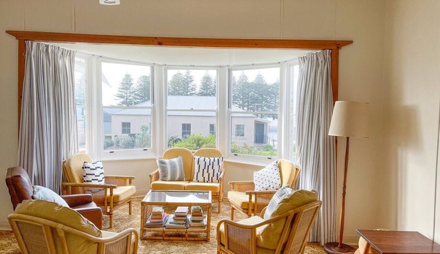 Southolme - Pets welcome - Outside & Laundry Only. Holiday on a budget!