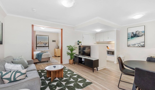 Spacious 1bdr Fast Wi-fi Near RAC Arena