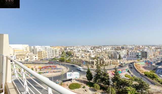 Spacious, 1BR duplex off UNI/Hospital with WIFI by 360 Estates in Msida