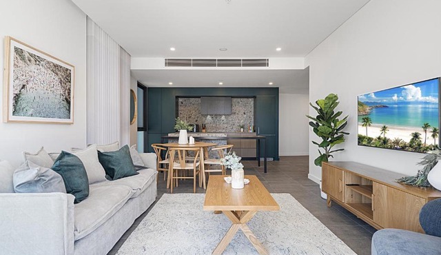Spacious 2-Bed Apartment with Rooftop Views