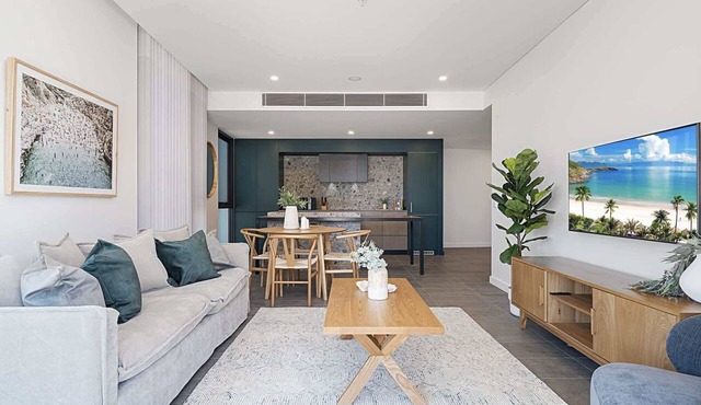 Spacious 2-Bed Apartment with Rooftop Views