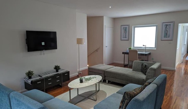 Spacious 2 bedroom apartment @Kingston Foreshore