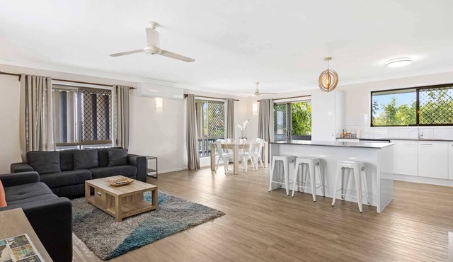 Spacious 3-Bed Home with Balcony in Hervey Bay