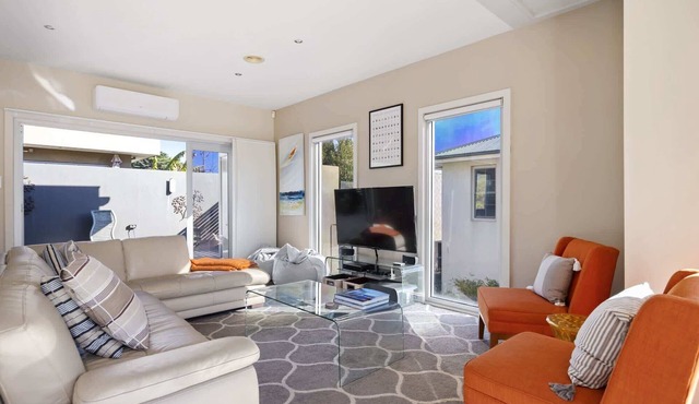 Spacious 3-Bed Townhouse Near Dromana Beach