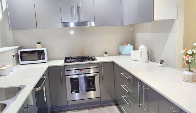 Spacious 3 bedrooms apartment in Ryde-New