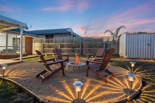 Spacious 3BR Family Home Near Hobart Airport & East Coast
