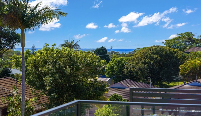 Spacious 4BR w/Water Views