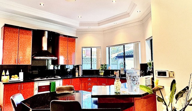 Spacious 5-bedroom house water view in Ramsgate Beach with WiFi, AC. in Ramsgate Beach