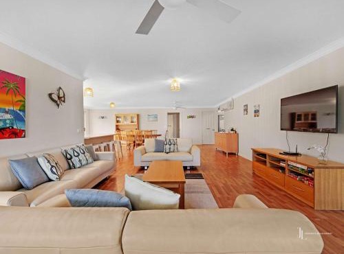 Spacious Broulee Retreat Near Beach