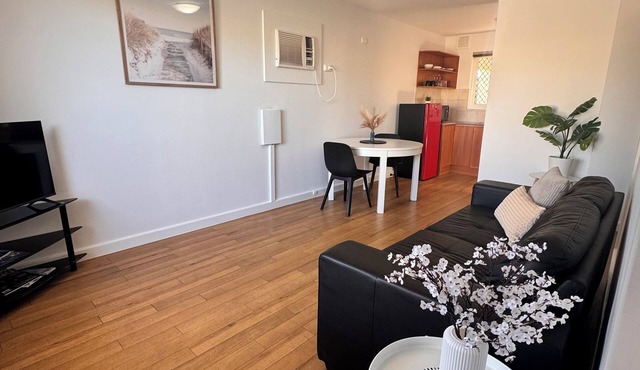 Spacious & Cosy Self-Contained Apartment