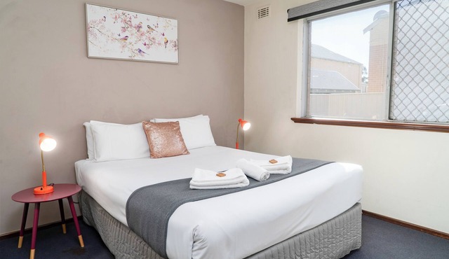 Spacious & Cosy Self-contained Apartment in Rivervale