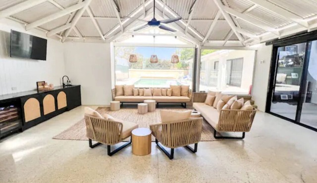 Spacious Duncraig Dream Home, pool, outdoor entertaining!