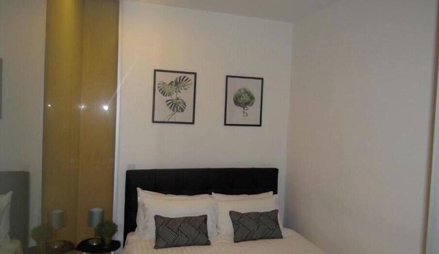 Spacious One-Bedroom Apartment with Spa & Sauna Access