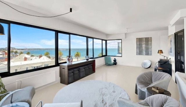 Spectacular Bay & City Views | Pool & Parking