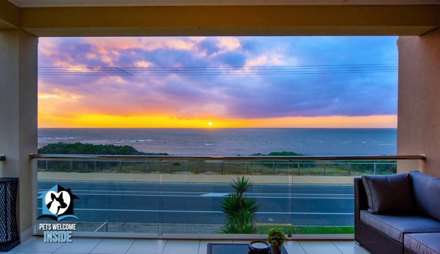 Spectacular Esplanade 4BR Contemporary with Views