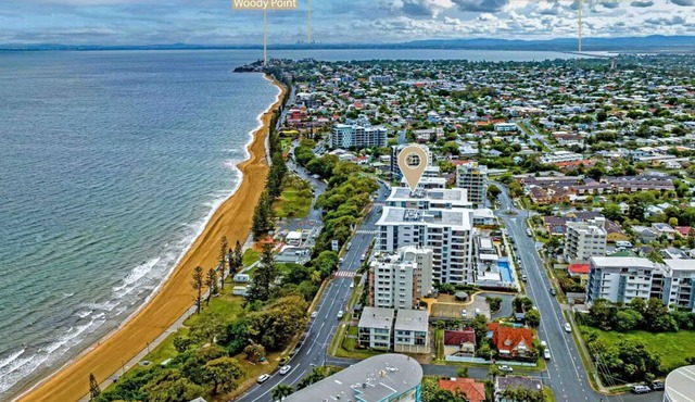 "Spectacular Suttons Beach" - Redcliffe Q 4020 in Redcliffe