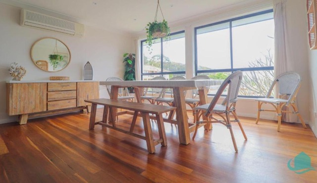 Splendour Hideaway - Luxury pool at Caves Beach in Caves Beach
