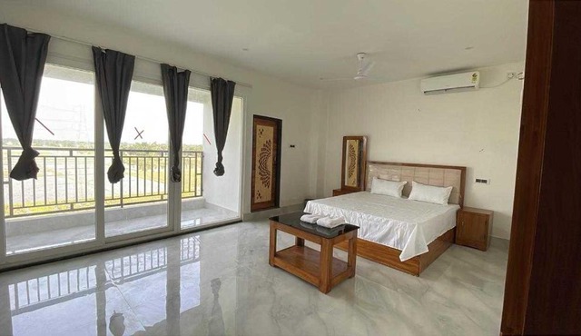 SPOT ON Golden Eagle Residency