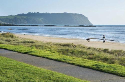 Stay - East Wynyard Beach