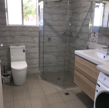 Stay in spacious, homely unit in prestigious area