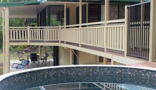 Stay near nature, close to Port Douglas and Mossman. Pet-Friendly!