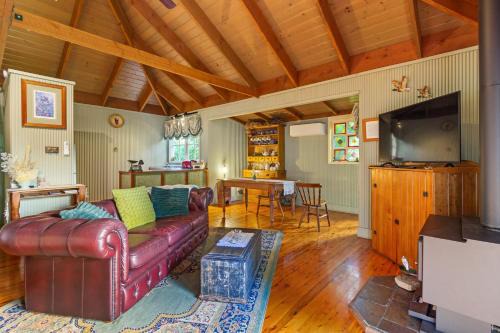 StayAU Windsong Cottage Idyllic Getaway Dandenong