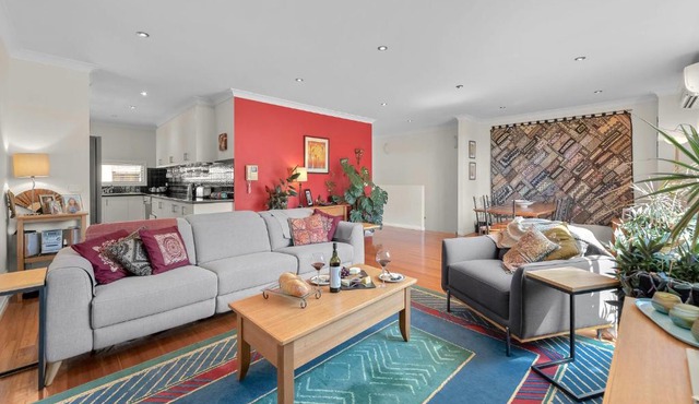 StayCentral - Tranquil Spacious Townhouse