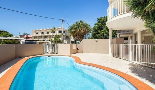 Steps to Mudjimba Beach, Cafes & Village, The Sunny Coasts Hidden Gem with Pool