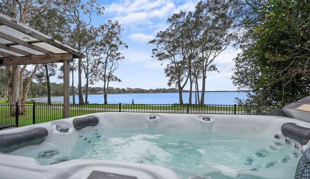 Stillwater Lakehouse - Waterfront with Spa