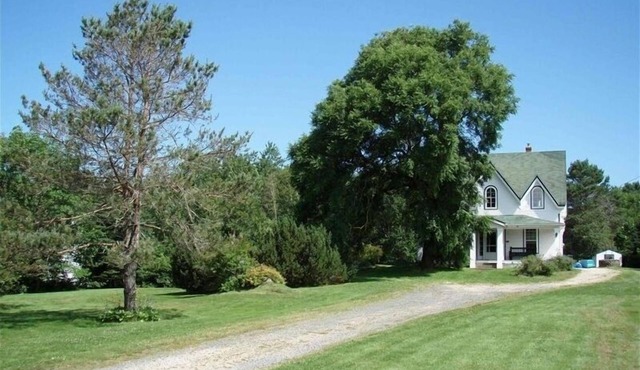 Stoneybrook House - historic property on 1.7 acres of land in Chester