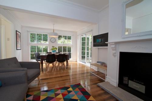 Strahan House
