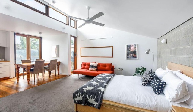 'Studio 43' Vintage Warehouse Vibes in Fitzroy North