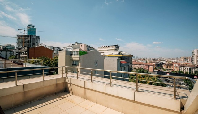 Studio Flat w Terrace and View 8 min to Torium in Istanbul