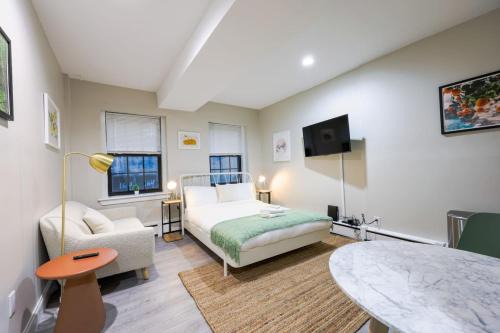 Studio Nestled in Back Bay in Boston