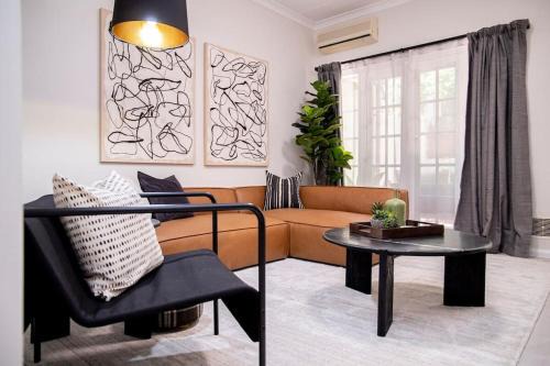 Stunning Northbridge Townhouse W Off St Parking