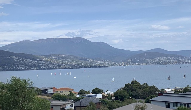 Stunning water view home in Hobart