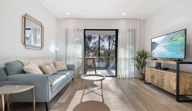 Stylish 1-Bed Apartment with Rooftop Access