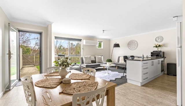 Stylish and Spacious Launceston Villa plus Free Wifi