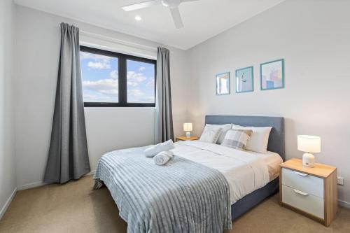 Stylish Apt with Balcony Easy Access to Everywhere in Brisbane