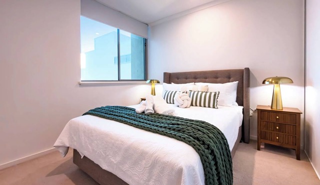 Stylish, bright 2-bedroom apartment with AC in welcoming West Perth- Perth CBD