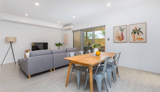 Stylish cottage - escape the hustle & bustle!