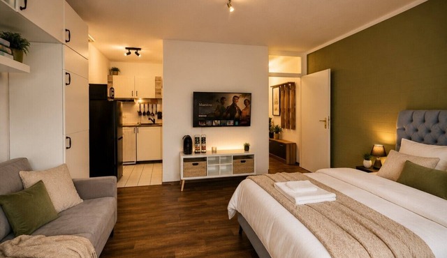 Stylish & Quiet Studio | Parking | WIFI | TV in Bielefeld