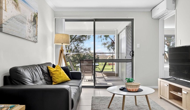 Stylish Rockingham Getaway 2BR Coastal Apartment