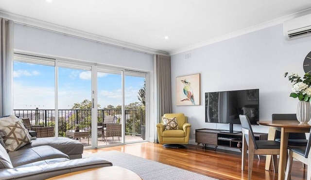 Stylish Sophistication with Leafy Newcastle Views!