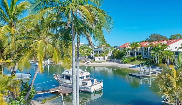 Sub Tropical Noosa Sound Living