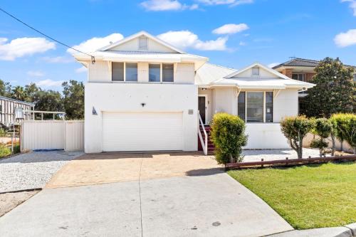 Suitable for Large Groups - Near Beach - Family Friendly
