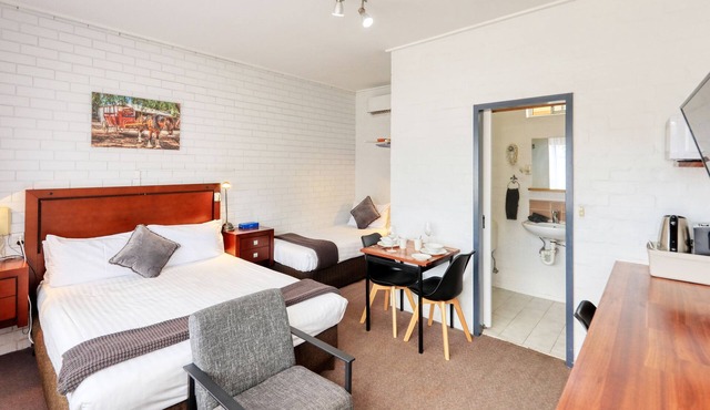 Sun Centre Motel