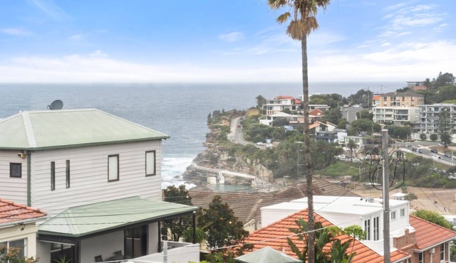 Sun, Surf & Slow Days - Bronte Beach in Bronte
