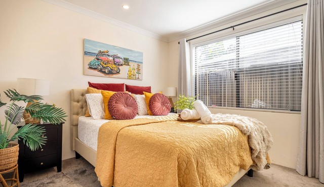 Sunny 1BR house, sleeps 4, near Fremantle, Fiona Stanley Hosp & Cockburn Getaway